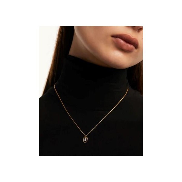 COLLAR PDPAOLA LETRA E DORADA