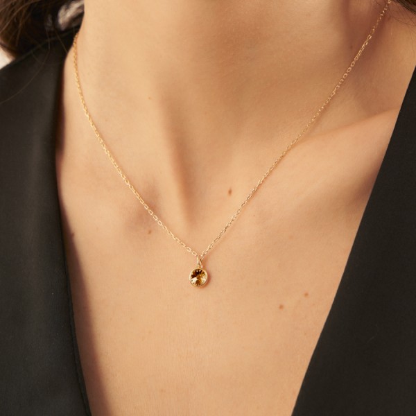 COLLAR VICTORIA CRUZ BOTON TOPAZ BAÑO ORO